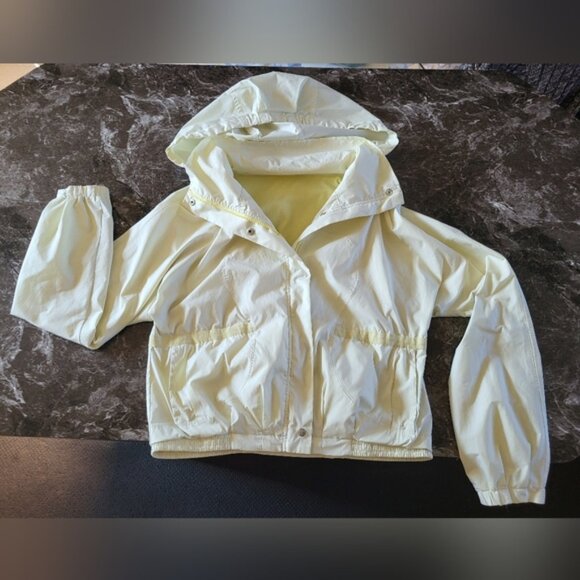 Lululemon Size 4 Light Yellow HoodLite Jacket - Picture 1 of 6